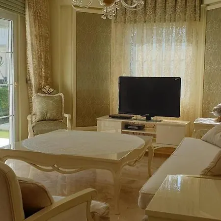 Villas Βίλα Μπέλεκ