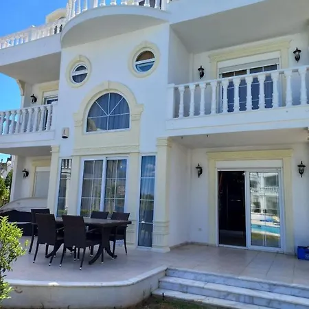 Villas Βίλα *